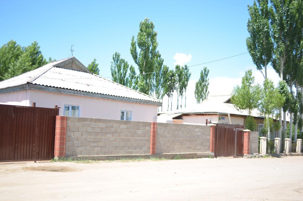 Guest House Mira Kochkor Εξωτερικό φωτογραφία