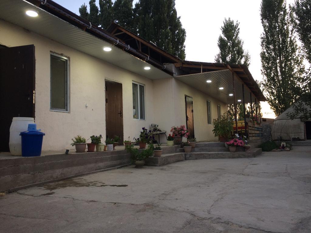 Guest House Mira Kochkor Εξωτερικό φωτογραφία